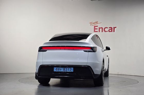 Tesla Model Y Premium RWD — пробег 14 759 км — фото 4 из 5