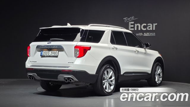 Ford Explorer 3.0 Platinum 4WD — пробег 74 276 км — фото 2 из 5