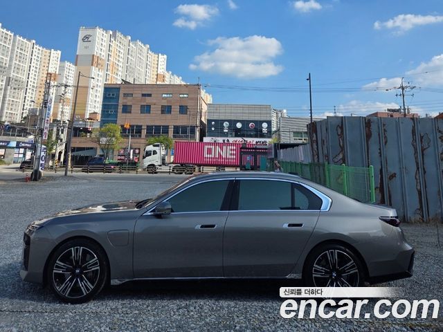 BMW 7-Series 750e xDrive M Sport — пробег 6 500 км — фото 3 из 5