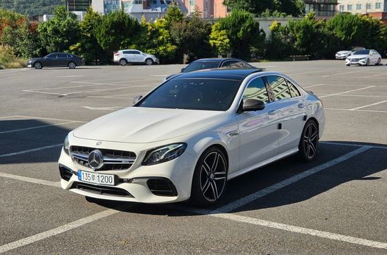 Mercedes-Benz E-Class E63 AMG 4MATIC+ — пробег 131 000 км — фото 1 из 5