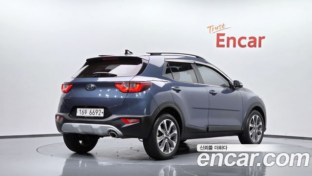Kia Stonic из Кореи Encar