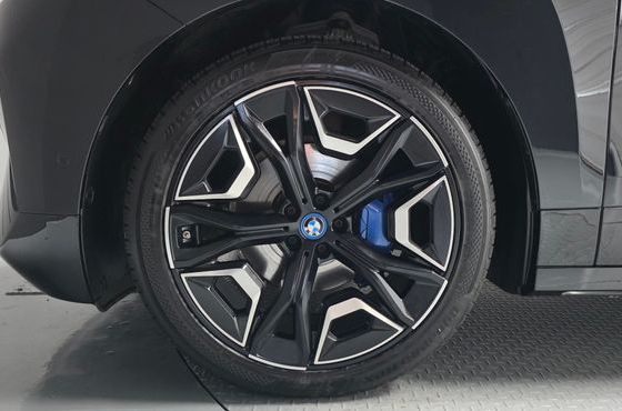 BMW iX xDrive50 Sports Plus — пробег 87 337 км — фото 5 из 5