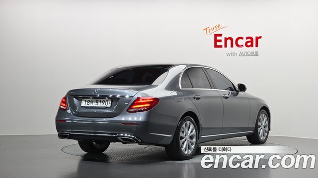 Mercedes-Benz E-Class из Кореи Encar