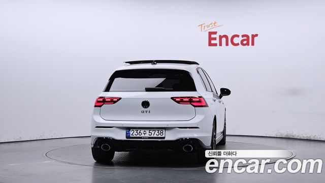 Volkswagen Golf 2.0 GTI — пробег 28 325 км — фото 4 из 5