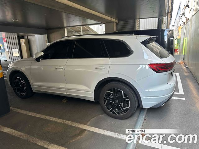 Volkswagen Touareg 3.0 TDI Prestige — пробег 14 400 км — фото 4 из 5