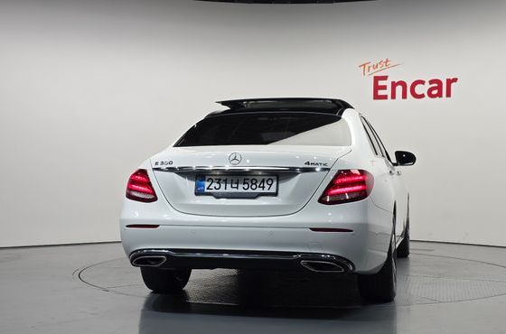 Mercedes-Benz E-Class E300 Avantgarde — пробег 89 792 км — фото 4 из 5