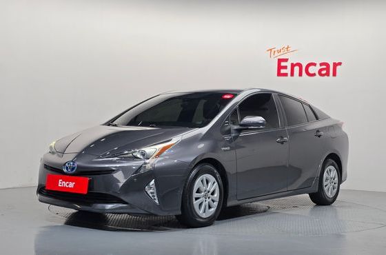 Toyota Prius 1.8 E — пробег 109 595 км — фото 1 из 5