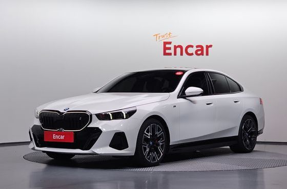 BMW i5 eDrive 40 M Sport Pro — пробег 37 645 км — фото 1 из 5