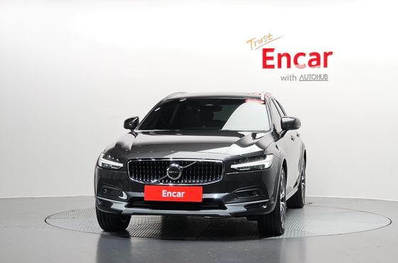 Volvo V90 B5 Pro AWD — пробег 25 482 км — фото 3 из 5