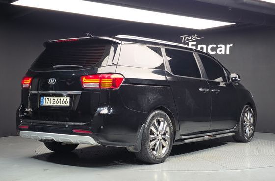 Kia Carnival 9-seater Prestige — пробег 237 182 км — фото 2 из 5