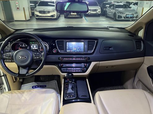 Kia Carnival 9-seater Prestige — пробег 183 118 км — фото 5 из 5