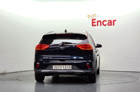 Kia Niro 1.6 HEV Prestige — пробег 114 801 км — фото 4 из 5