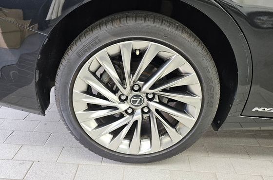 Lexus ES Executive — пробег 140 760 км — фото 5 из 5