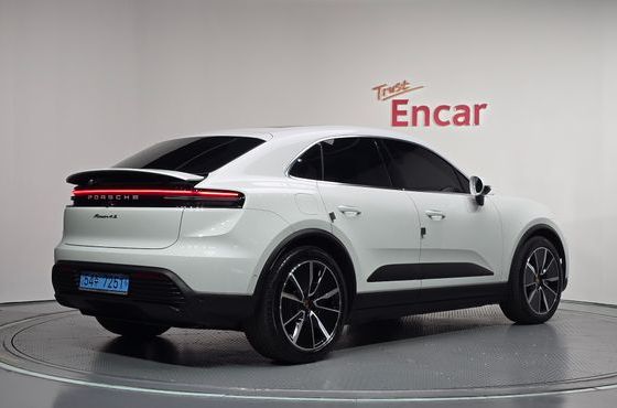 Porsche Macan 4S — пробег 17 644 км — фото 2 из 5