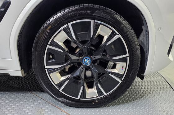 BMW iX3 M Sports — пробег 79 210 км — фото 5 из 5