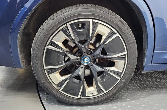 BMW iX3 M Sports — пробег 46 890 км — фото 5 из 5