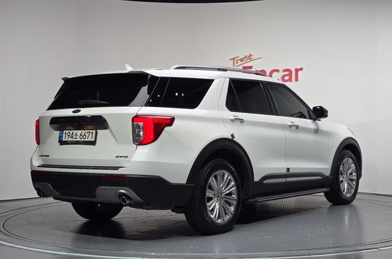 Ford Explorer 2.3 LimIted 4WD — пробег 53 651 км — фото 2 из 5