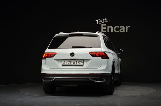 Volkswagen Tiguan 2.0 TDI Premium — пробег 32 518 км — фото 4 из 5