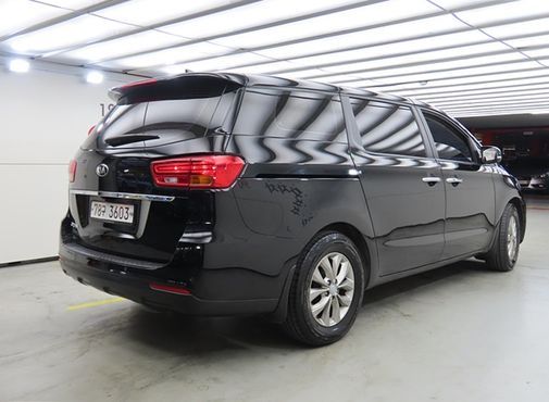 Kia Carnival 11-Seater Deluxe — пробег 129 501 км — фото 4 из 5