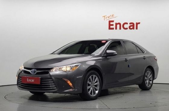 Toyota Camry Hybrid LE — пробег 70 739 км — фото 1 из 5