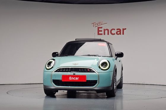 Mini Cooper Favoured — пробег 17 886 км — фото 3 из 5