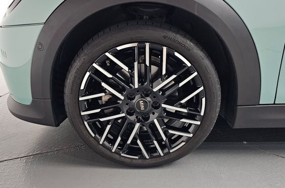 Mini Cooper Favoured — пробег 17 886 км — фото 5 из 5