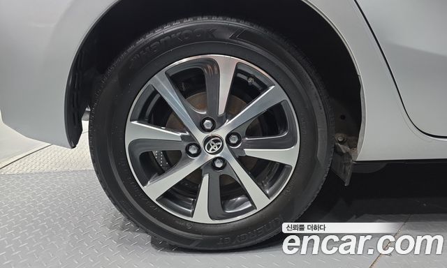 Toyota Prius 1.5 — пробег 92 700 км — фото 5 из 5