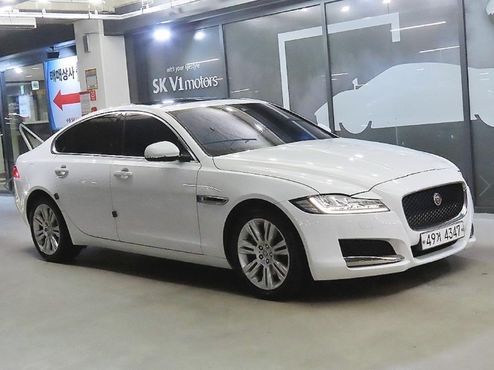 Jaguar XF 20d Portfolio — пробег 176 943 км — фото 1 из 5