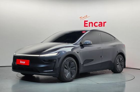 Tesla Model Y Premium RWD — пробег 8 843 км — фото 1 из 5