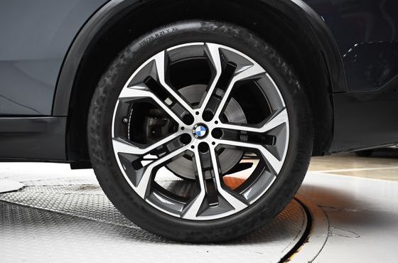 BMW X5 xDrive 40i xLine — пробег 26 972 км — фото 5 из 5