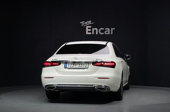 Mercedes-Benz E-Class E350 4MATIC Avantgarde — пробег 20 855 км — фото 4 из 5