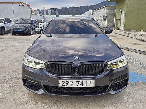 BMW 5-Series 530i M Sport Package Plus — пробег 131 254 км — фото 1 из 5