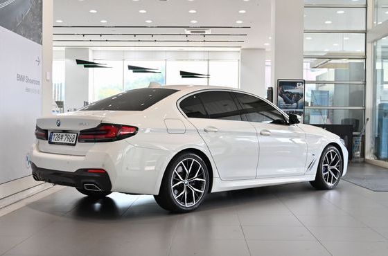 BMW 5-Series 530i M Sport Package — пробег 57 297 км — фото 2 из 5