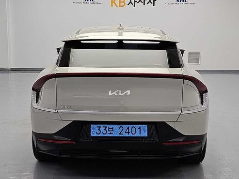 Kia EV6 Long Range 4WD Air — пробег 73 274 км — фото 3 из 5