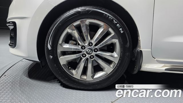 Kia Carnival из Кореи Encar