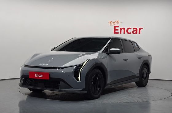 Kia EV4 Standard 2WD Earth — пробег 14 308 км — фото 1 из 5