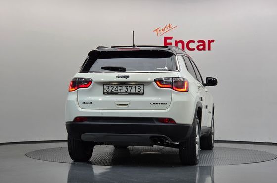 Jeep Compass 2.4 Limitied AWD — пробег 98 527 км — фото 4 из 5