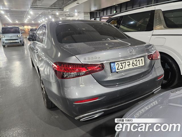 Mercedes-Benz E-Class E300e 4MATIC Exclusive — пробег 76 750 км — фото 2 из 5