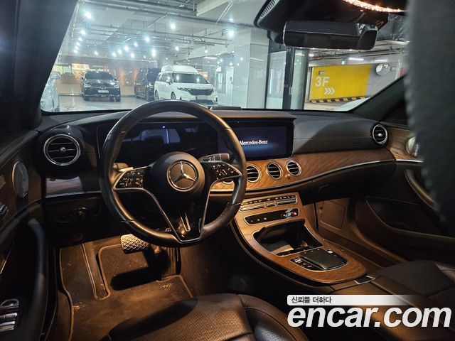 Mercedes-Benz E-Class E300e 4MATIC Exclusive — пробег 76 750 км — фото 3 из 5