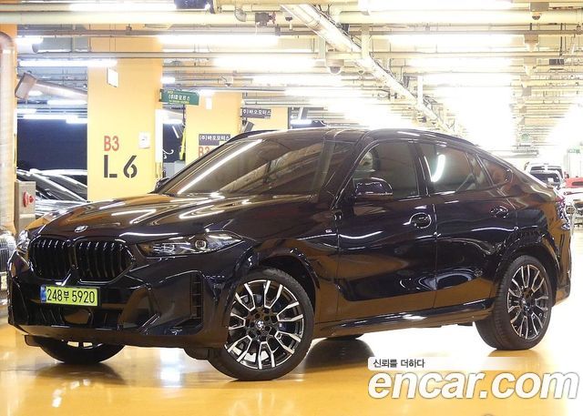 BMW X6 xDrive40i M Sport — пробег 13 000 км — фото 1 из 5