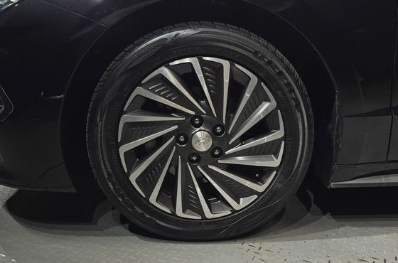 Hyundai Sonata Premium Plus — пробег 80 832 км — фото 5 из 5
