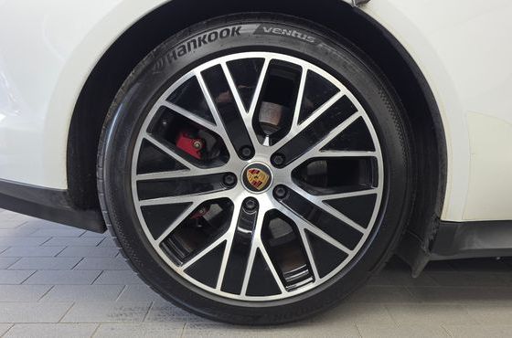 Porsche Taycan 4S — пробег 88 070 км — фото 5 из 5