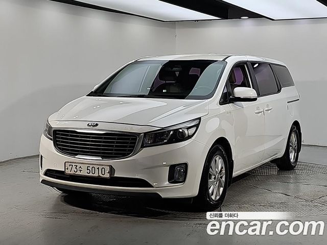 Kia Carnival 11-seater Deluxe — пробег 382 494 км — фото 1 из 5