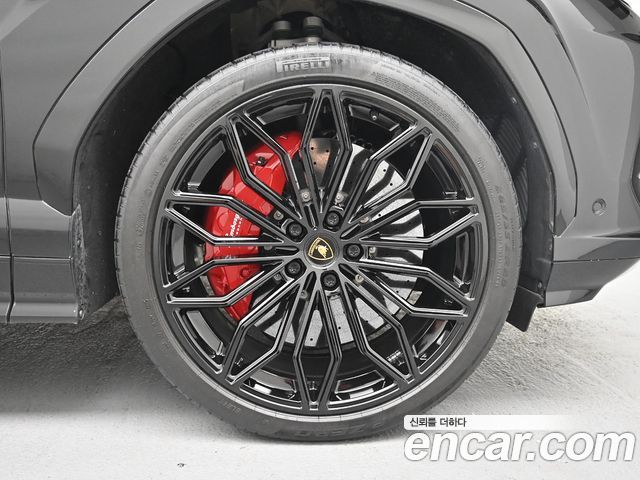 Lamborghini Urus 4.0 V8 SE — пробег 3 216 км — фото 5 из 5