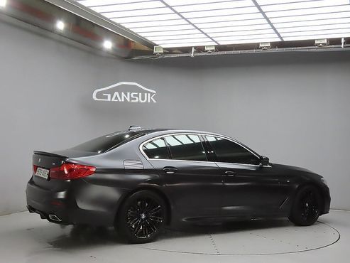 BMW 5-Series 530i M Sport Package Plus — пробег 80 000 км — фото 4 из 5