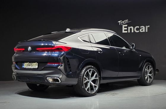 BMW X6 xDrive40i M Sport — пробег 37 486 км — фото 2 из 5