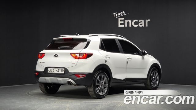 Kia Stonic из Кореи Encar