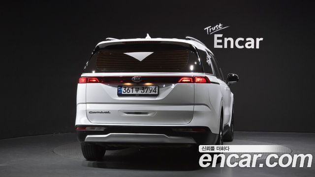 Kia Carnival из Кореи Encar