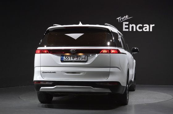 Kia Carnival Diesel 9-Seater Prestige — пробег 130 092 км — фото 4 из 5