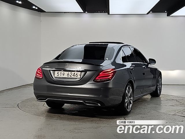Mercedes-Benz C-Class C220 d Avantgarde — пробег 100 356 км — фото 4 из 5